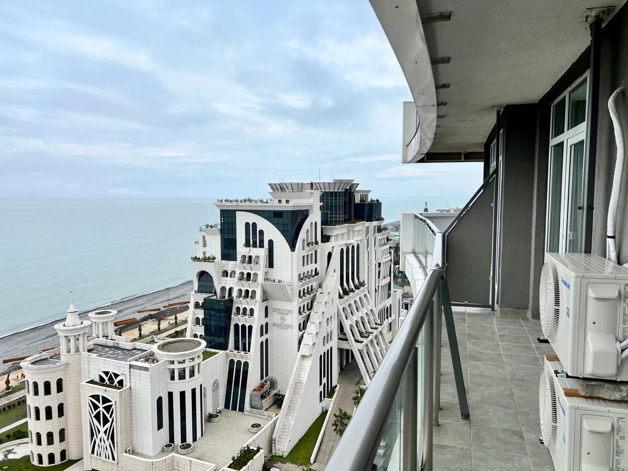 Orbi Residence Batumi Exteriör bild