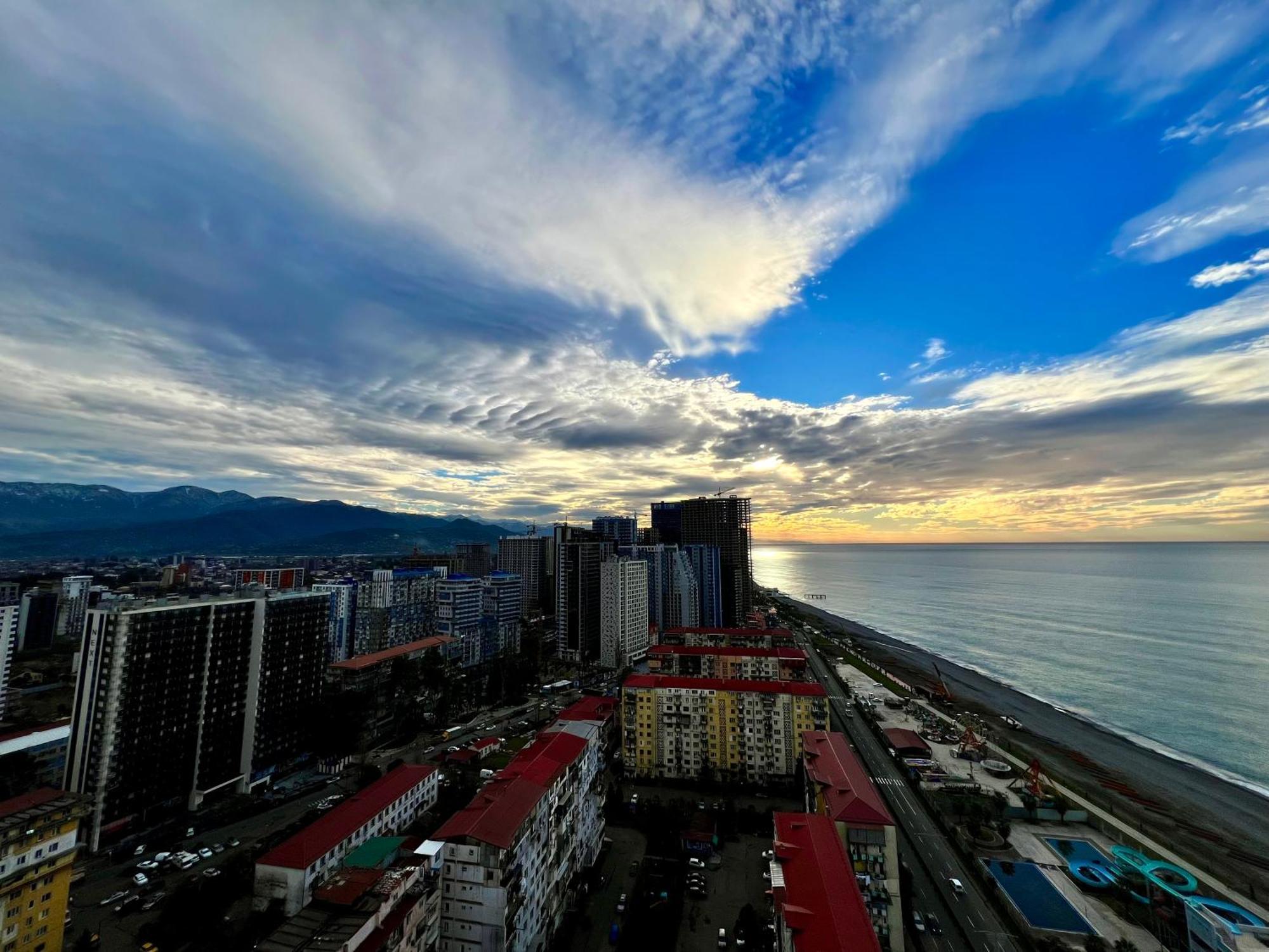 Orbi Residence Batumi Exteriör bild